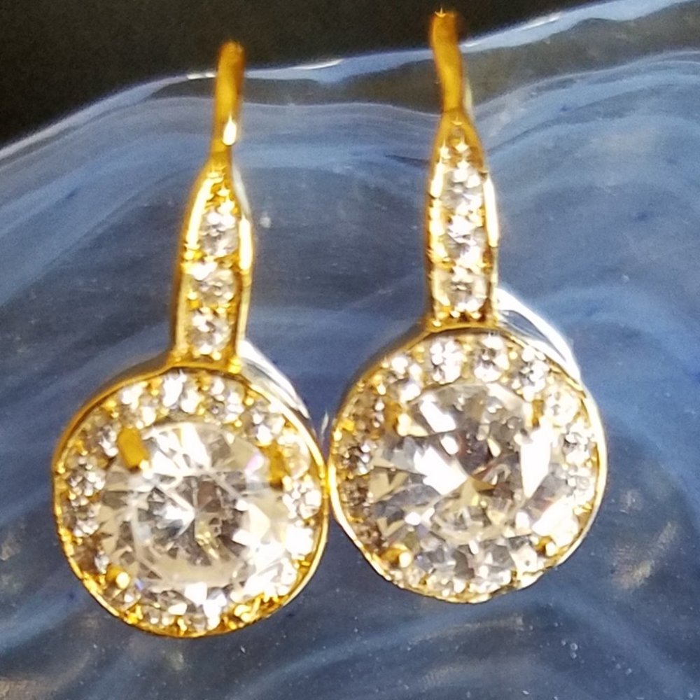 NWOT Crystal Halo Earrings